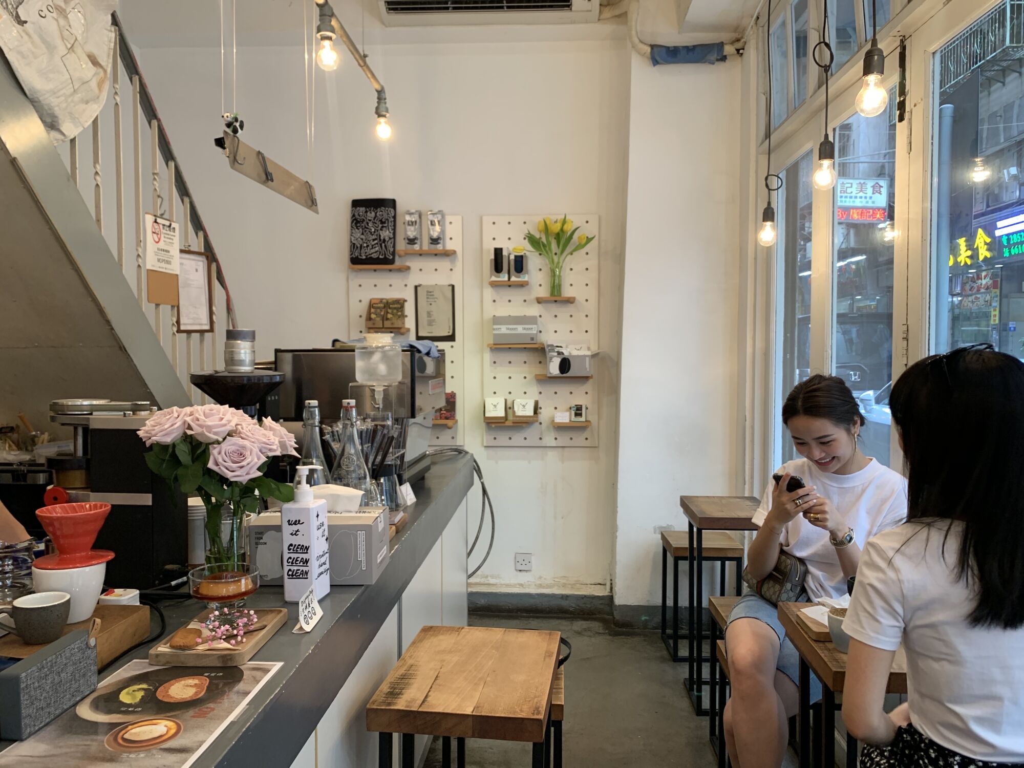 Single Origin Indoor Lady on the Table Macau Lifestyle