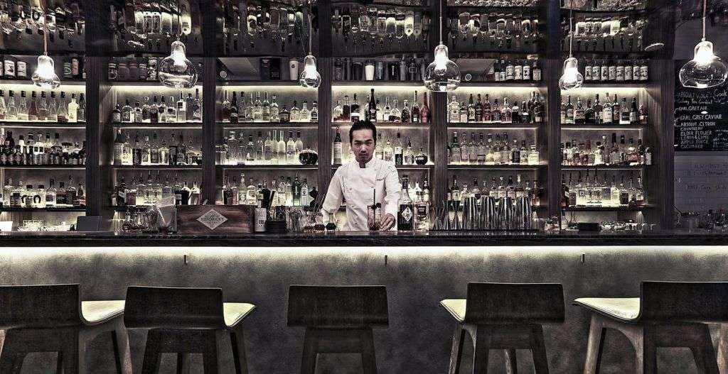 Multi-award-winning Mixologist Antonio Lai at Vida Rica Bar