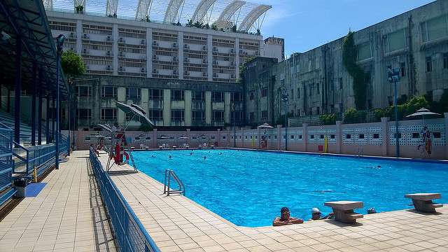 Estoril outside swimming pool