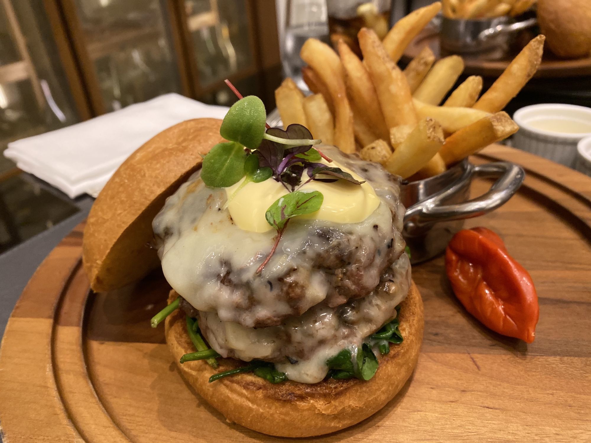 the-manor-st-regis-macao-best-burgers-macau-lifestyle