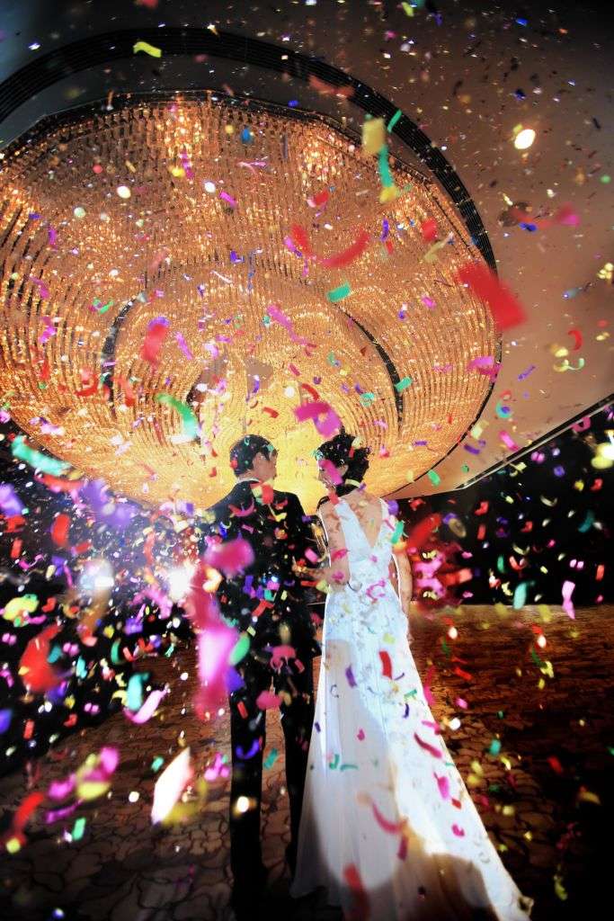 A bride and groom at wedding party in Mandarin Oriental Macau.