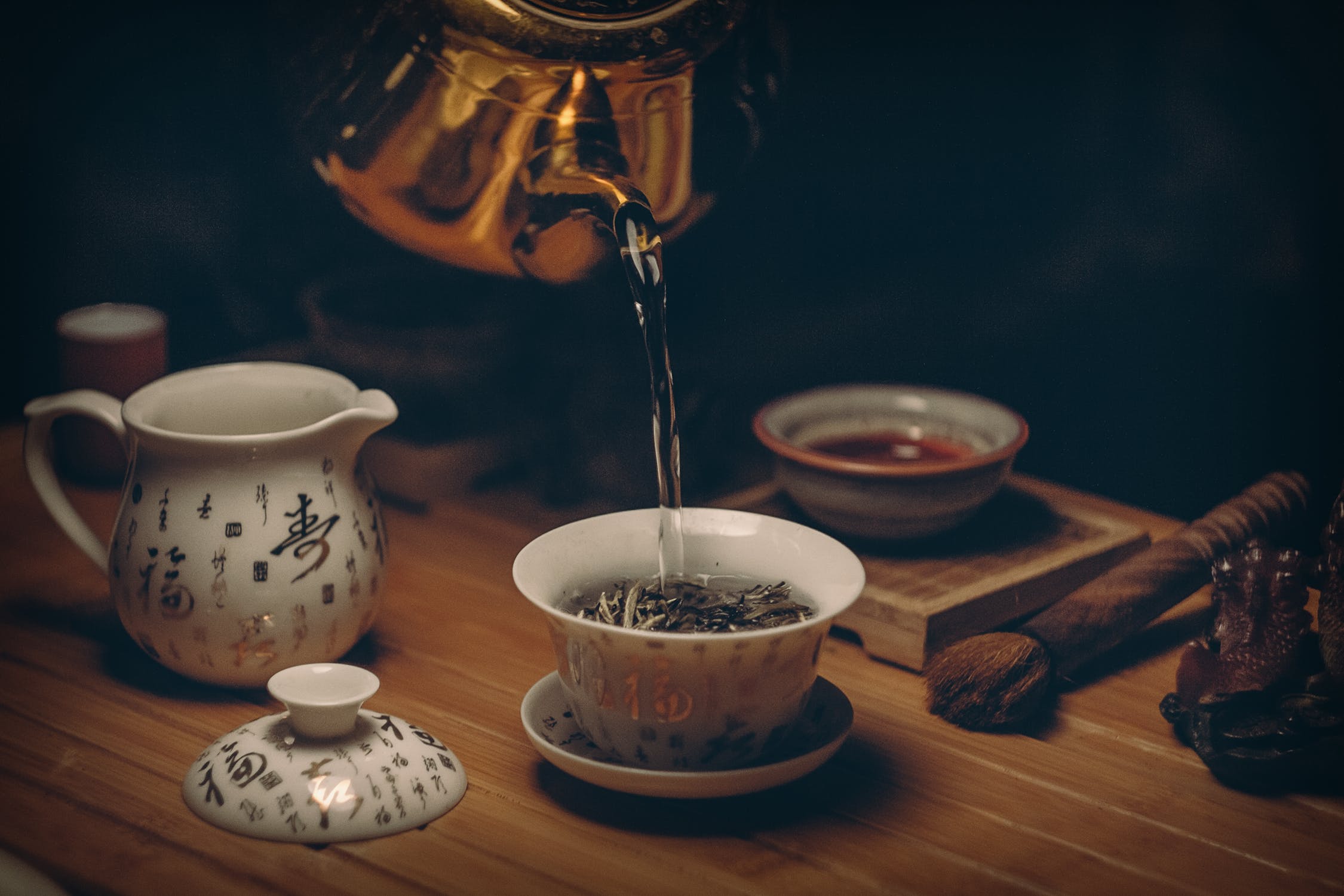 Pouring Tea photo from Pexels