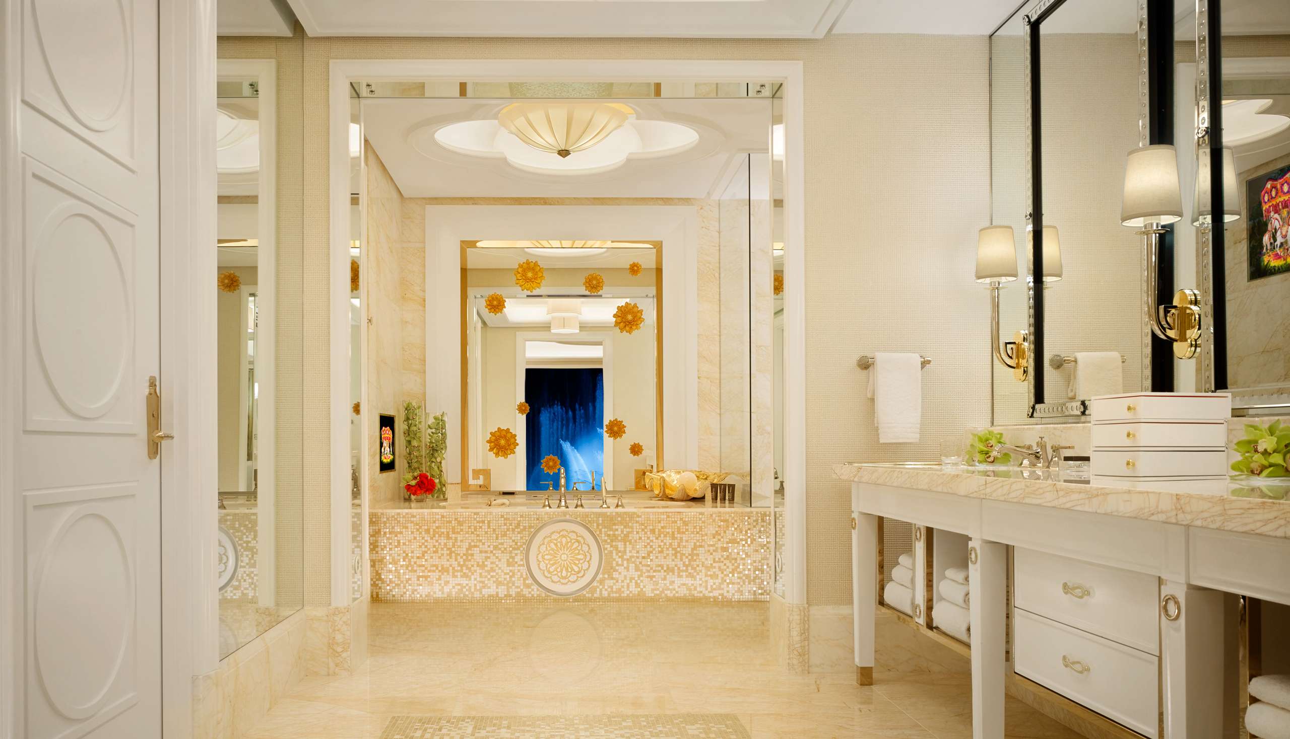 Wynn Palace Cotai fountain salon suite bathroom
