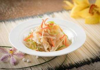 MGM MACAU_South Marinated shredded chicken and jelly fish with ginger and spring onion