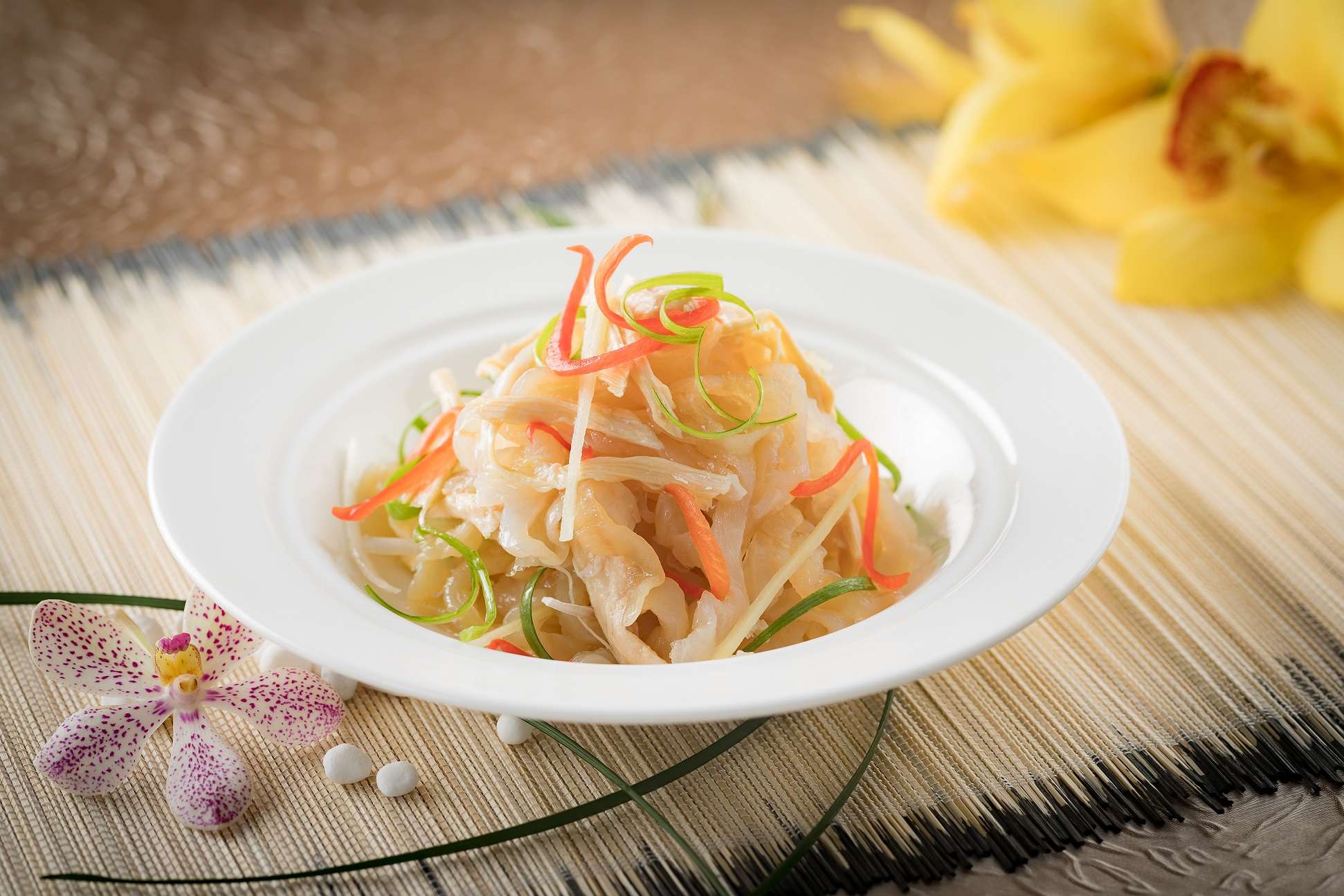 MGM MACAU_South Marinated shredded chicken and jelly fish with ginger ...