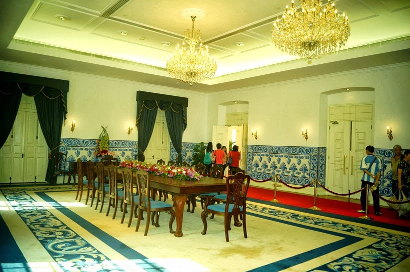 Government Headquarters' meeting room