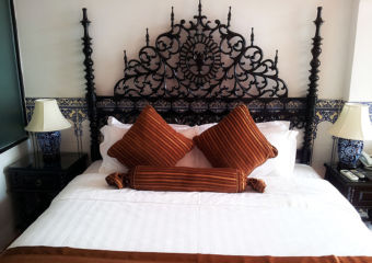 Bed at Pousada de Coloane in Macau