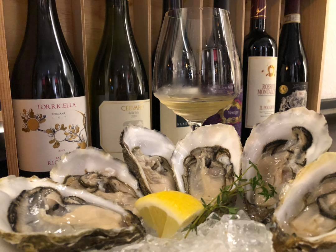 Bella Taipa Oysters with Wine in the Background