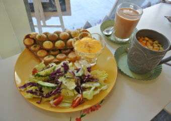 Hana Hana Cafe waffle with cheese and seaweeds and drinks