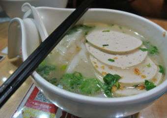 Soo's Kitchen Vietnamese leaf roll pork noodle