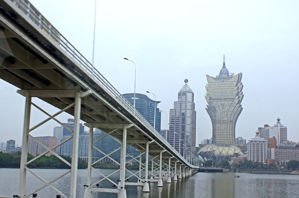 Macau bridge