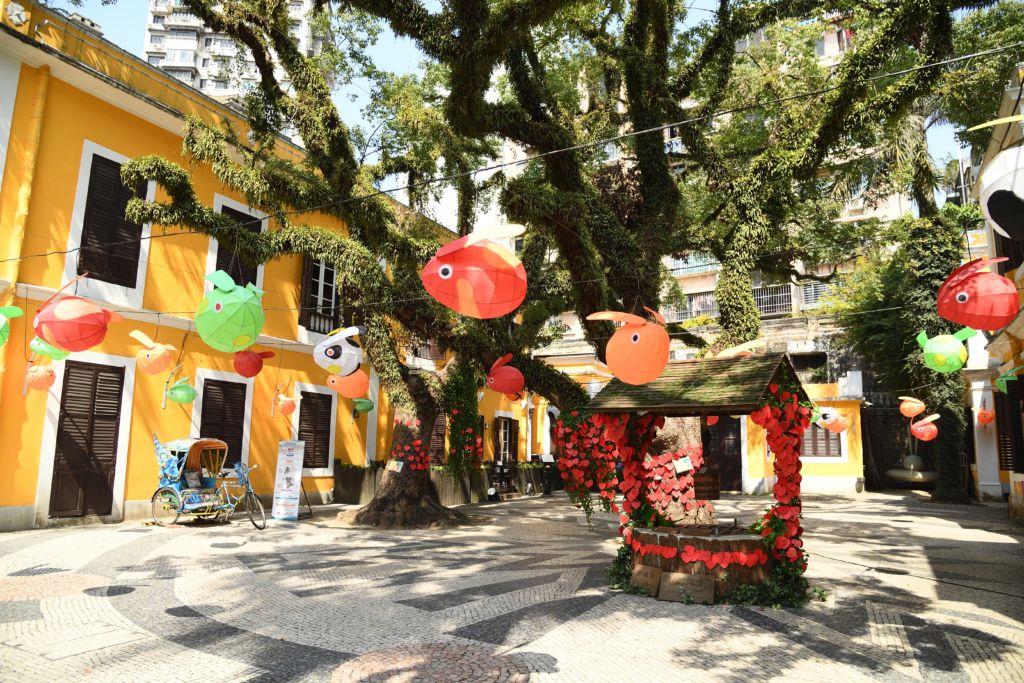 Albergue Courtyard