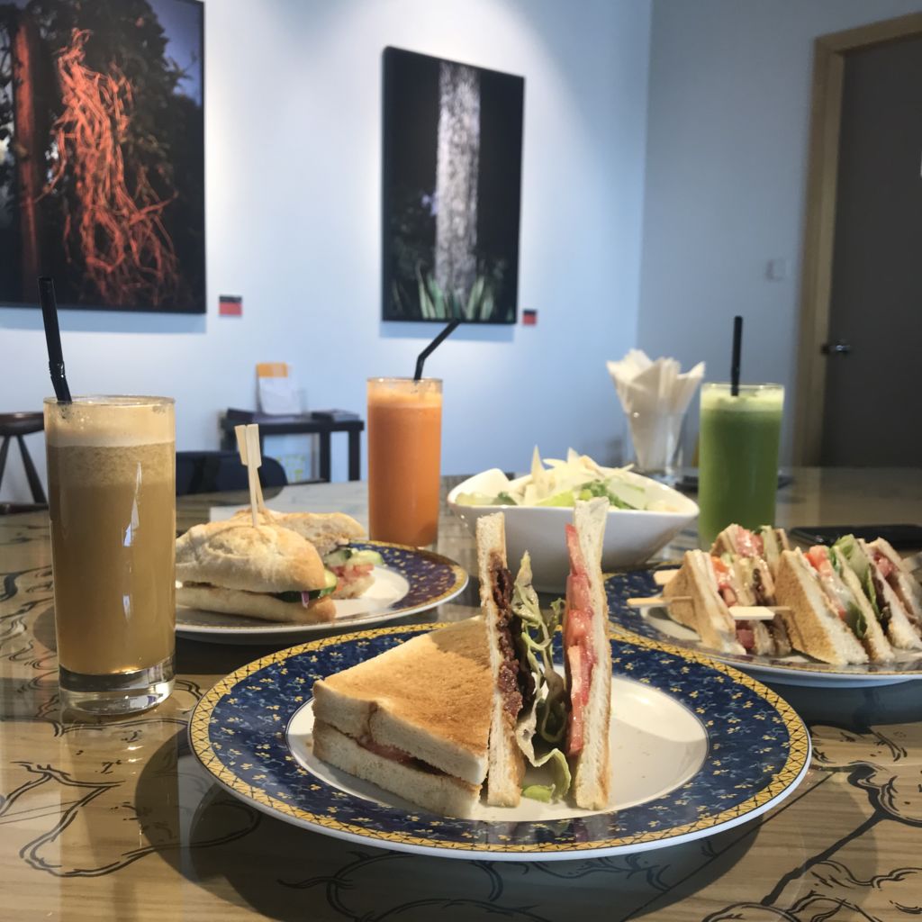 IFT Cafe sandwiches and drinks