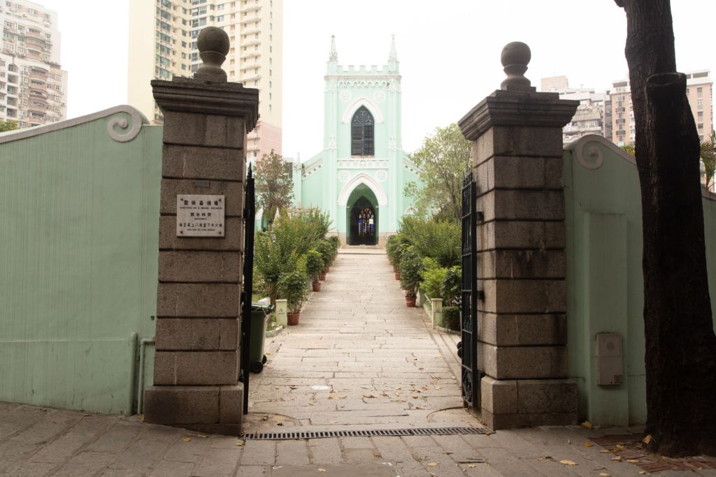 hidden macau Statute and gravestone for Colonel Nicolau de Mesquita, Saint Michael Cemetery