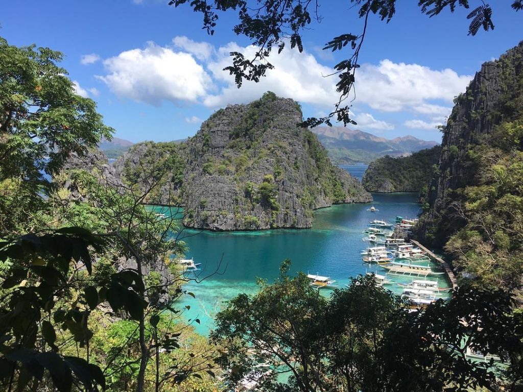 Kayangan Lake