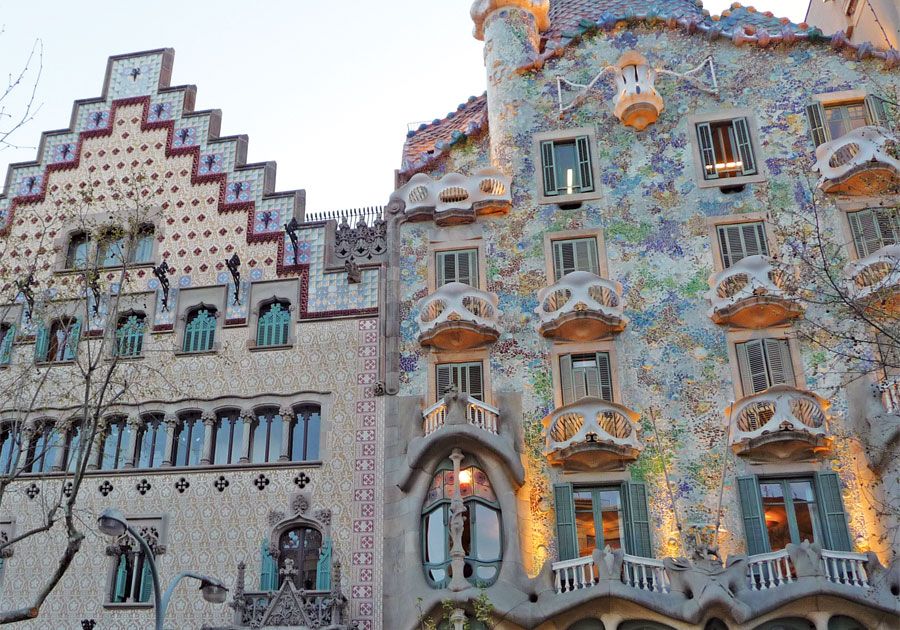 gaudi buildings