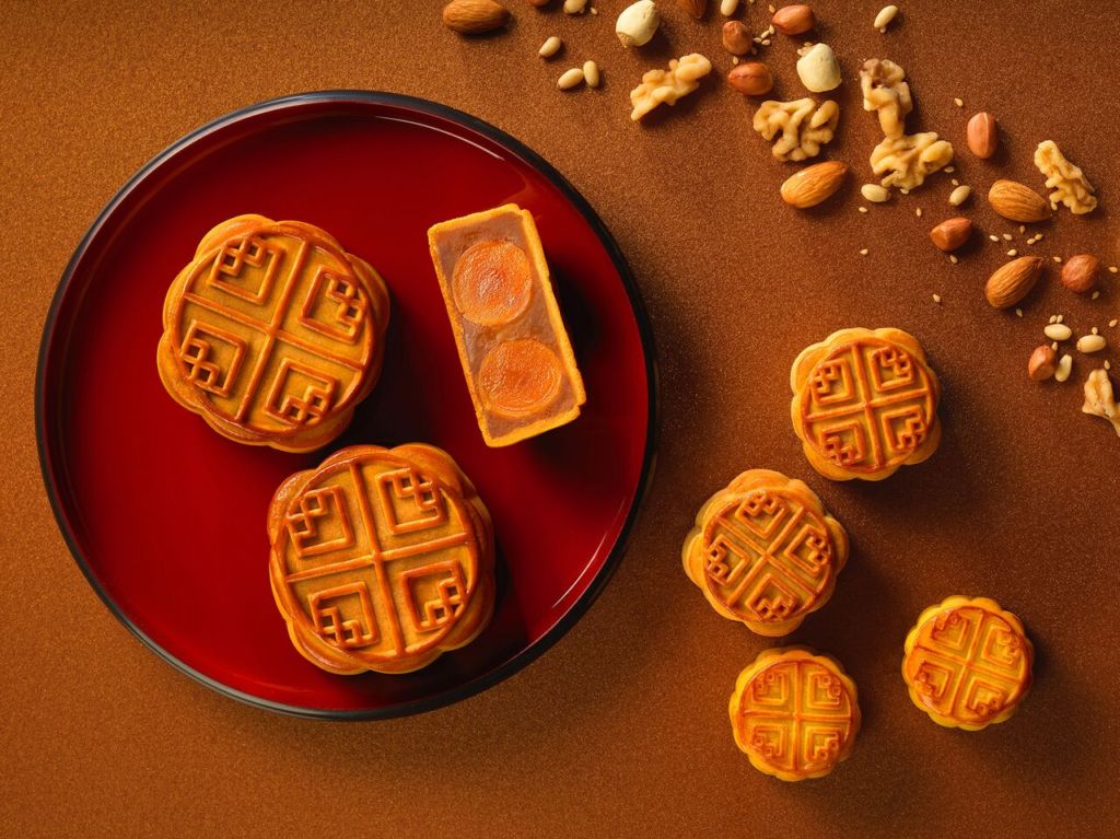 It's All About Lavish And Luxe Mooncakes For The Mid-Autumn Festival