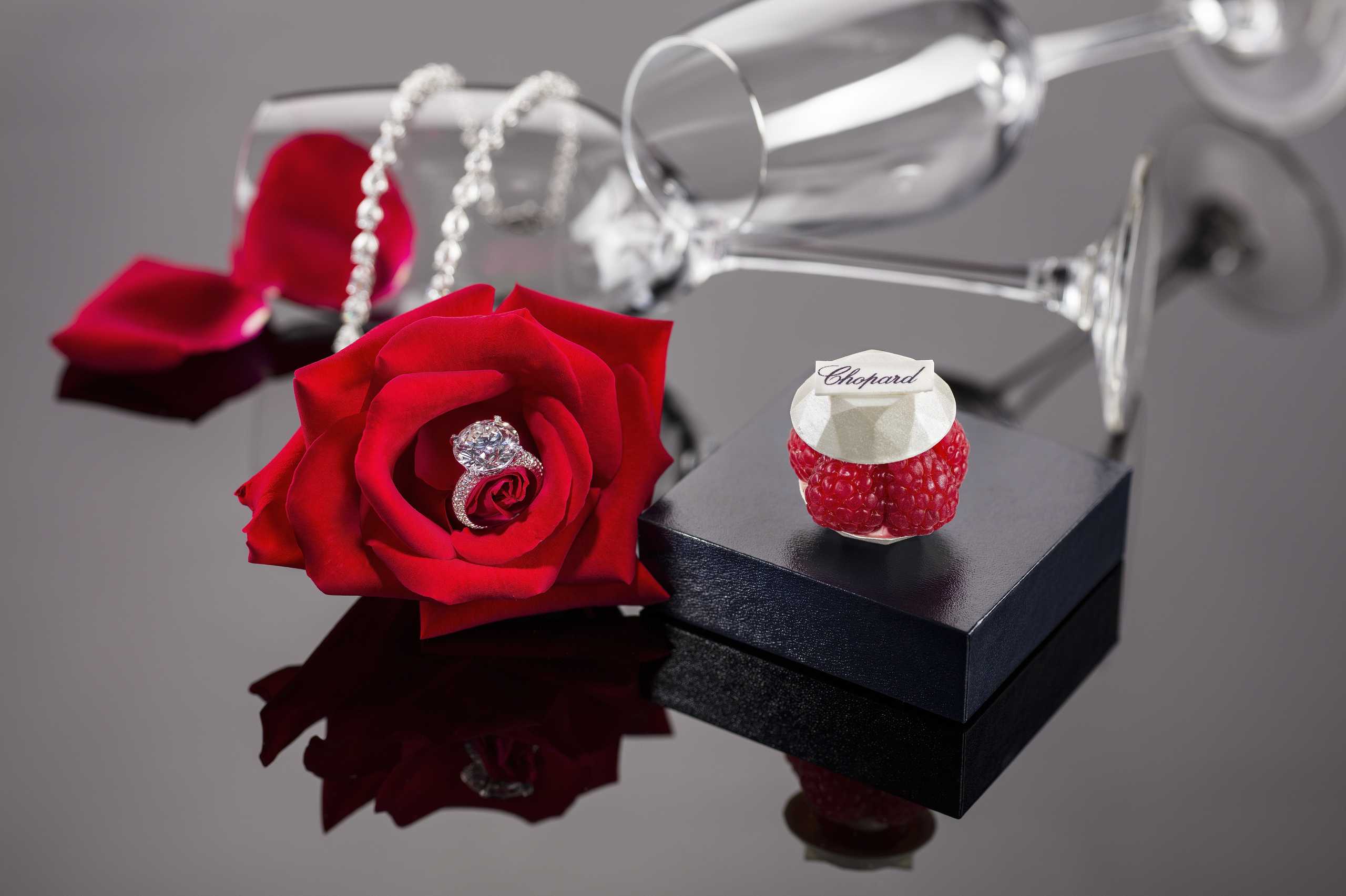 Chopard ring with red rose and pastry