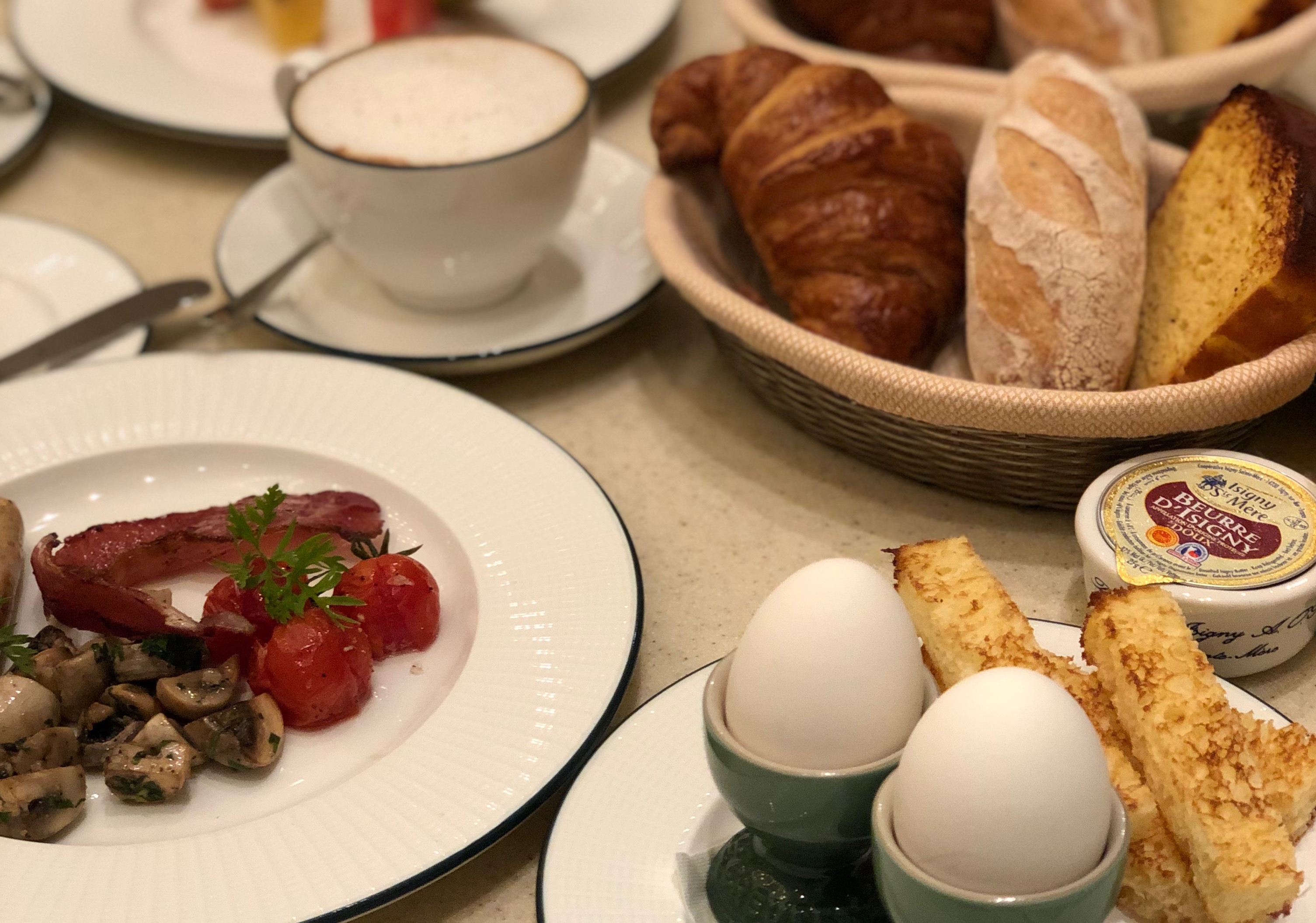 Cafe de Paris Breakfast Table Indoor