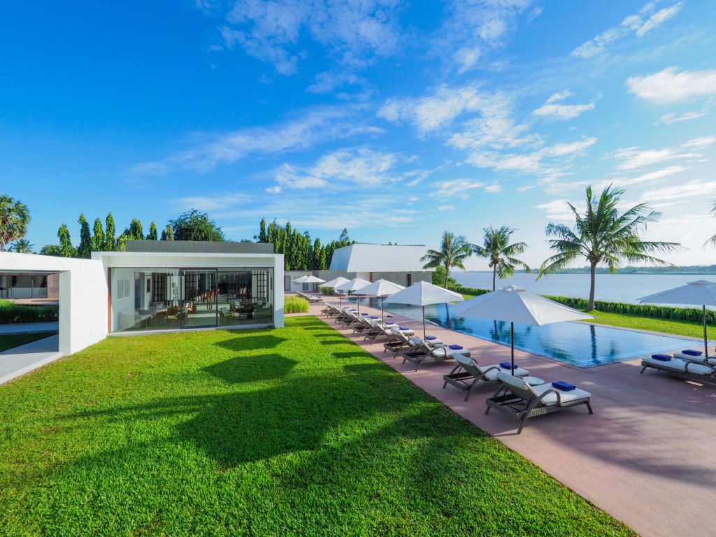 The-Bale-Phnom-Penh-Main-Pool