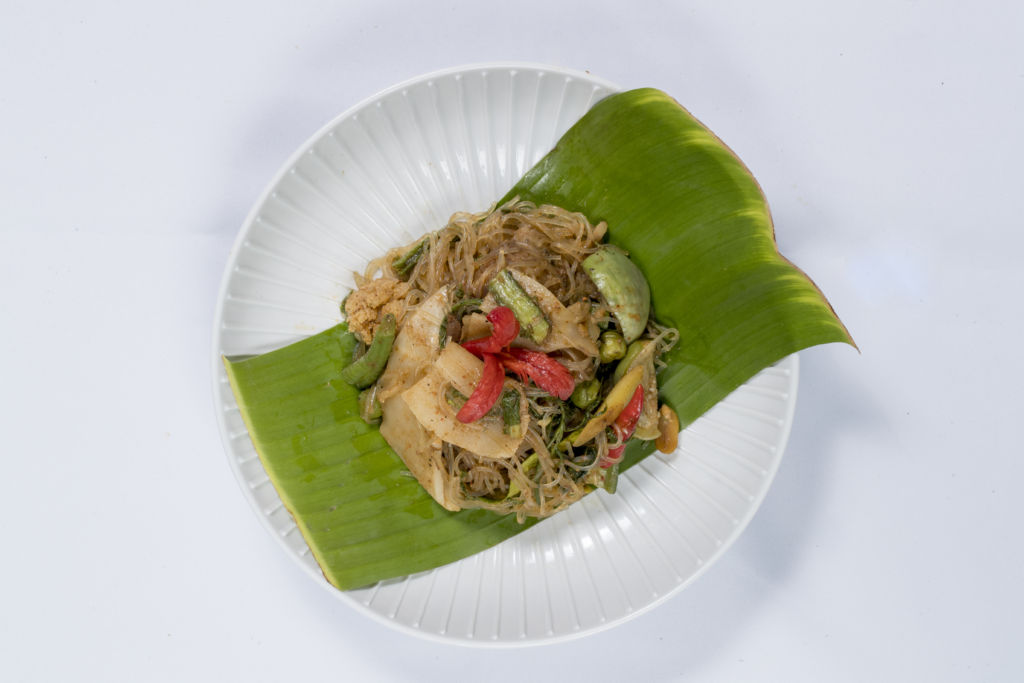 Northern Thai Dry Pork Curry with Vermicelli