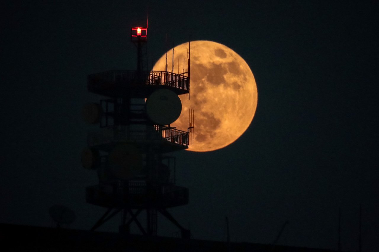 Mid-autumn festival full moon