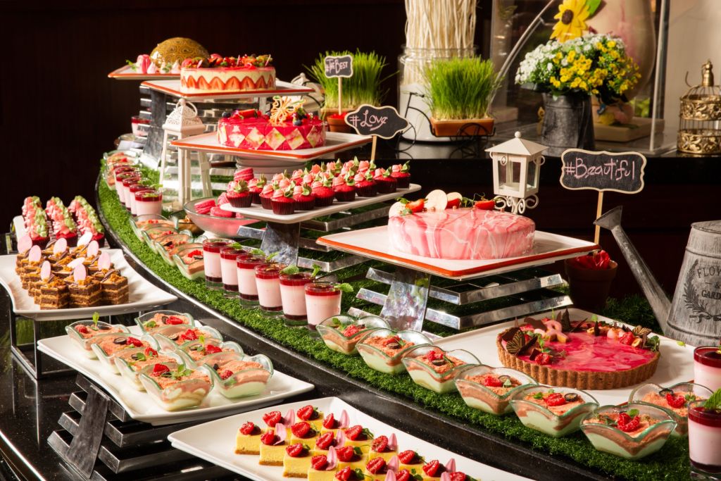 Pink Inspired 2018 Grand Orbit_PINK dessert buffet