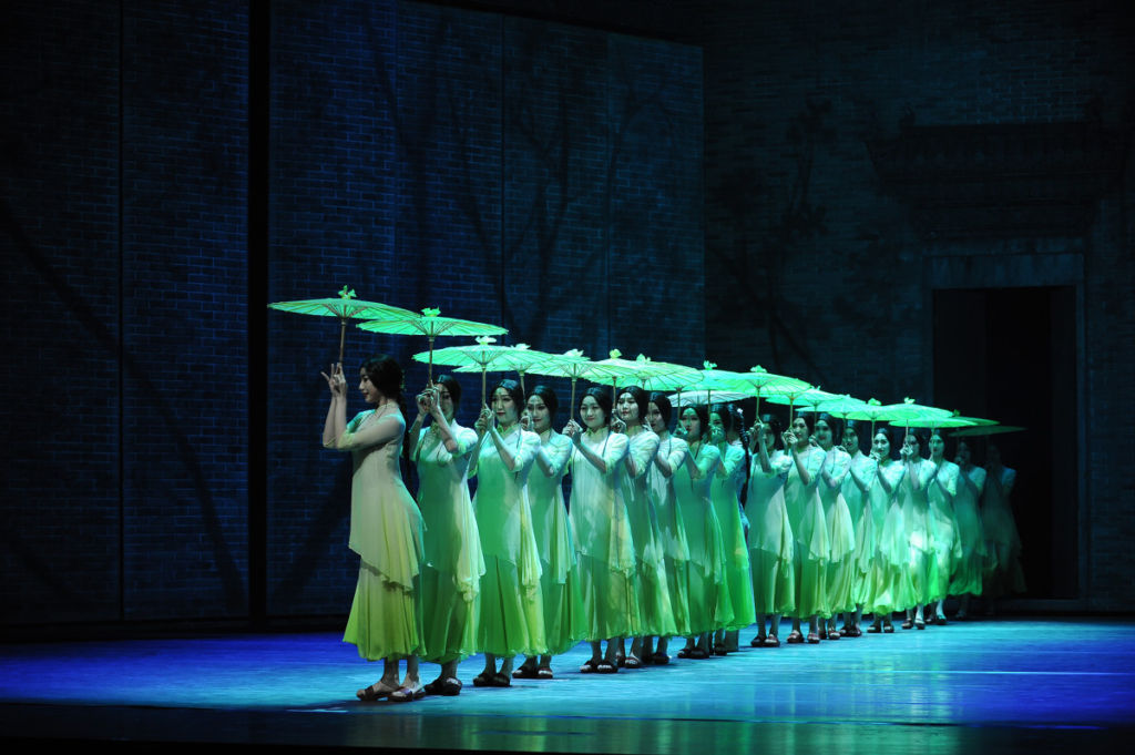 women performing Haojiang Moonlight Night- Dragon Boat Racing