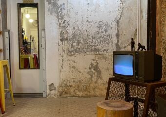 Porta da Arte Coffee Shop with TV