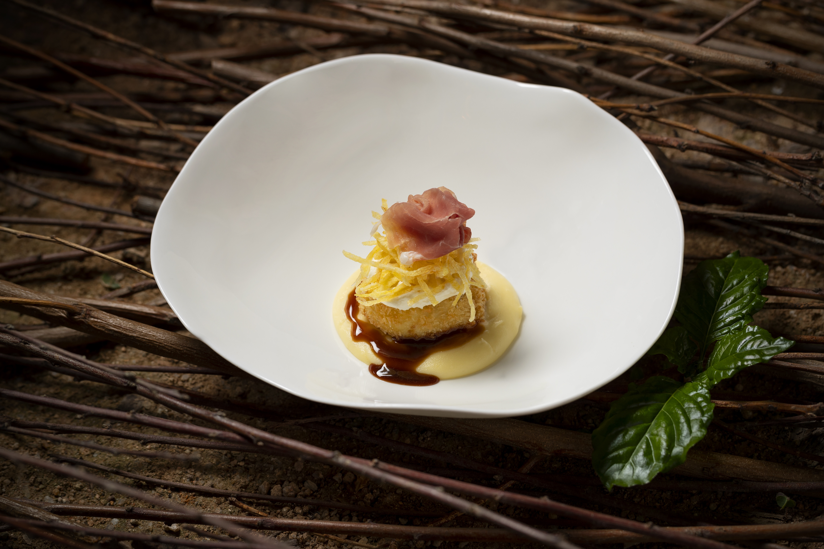 Galaxy Macau Terrazza Fried Japanese Organiz Egg with Potatoes Taleggio, Parma Ham 1
