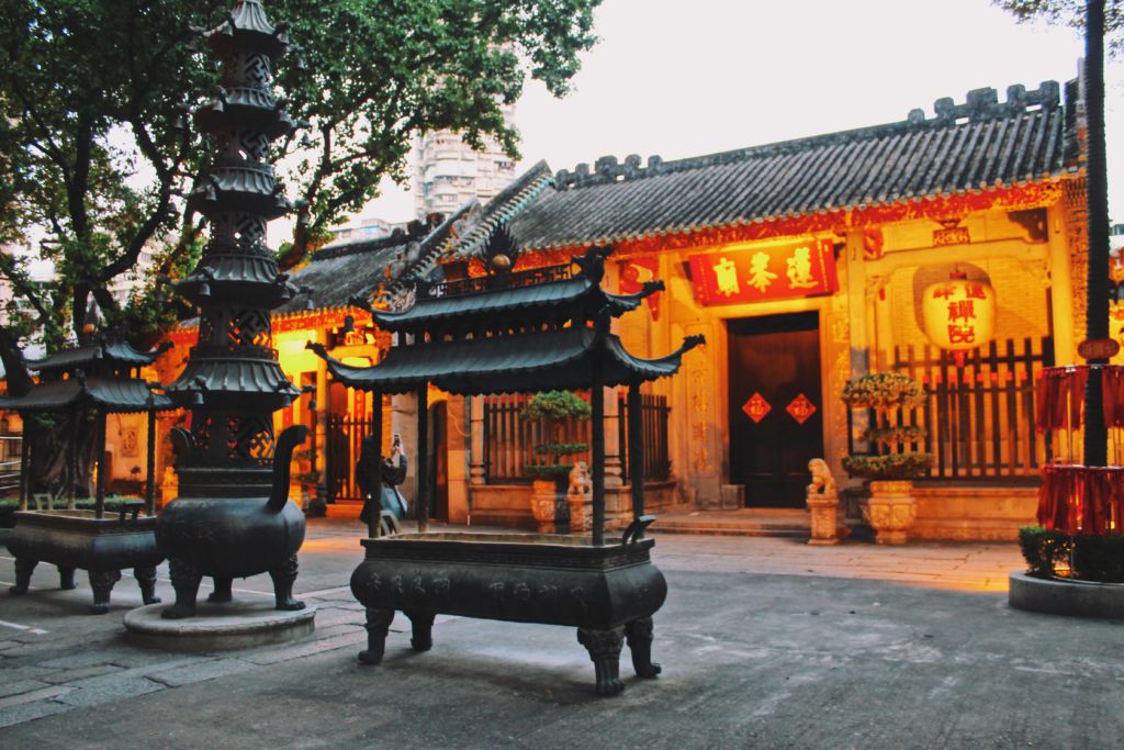 Lin-Fung-Temple_Lian-Fei-Miao_-Lotus-Peak-Temple_Temple-of-the-Border-Gate_outside