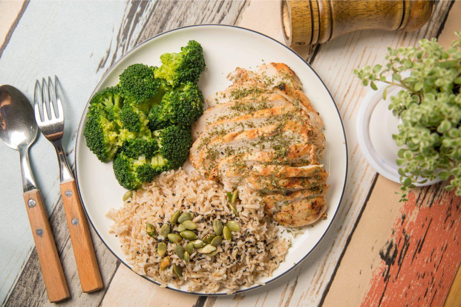 Healthy-Habits-Superfood-Cafe_rice-chicken