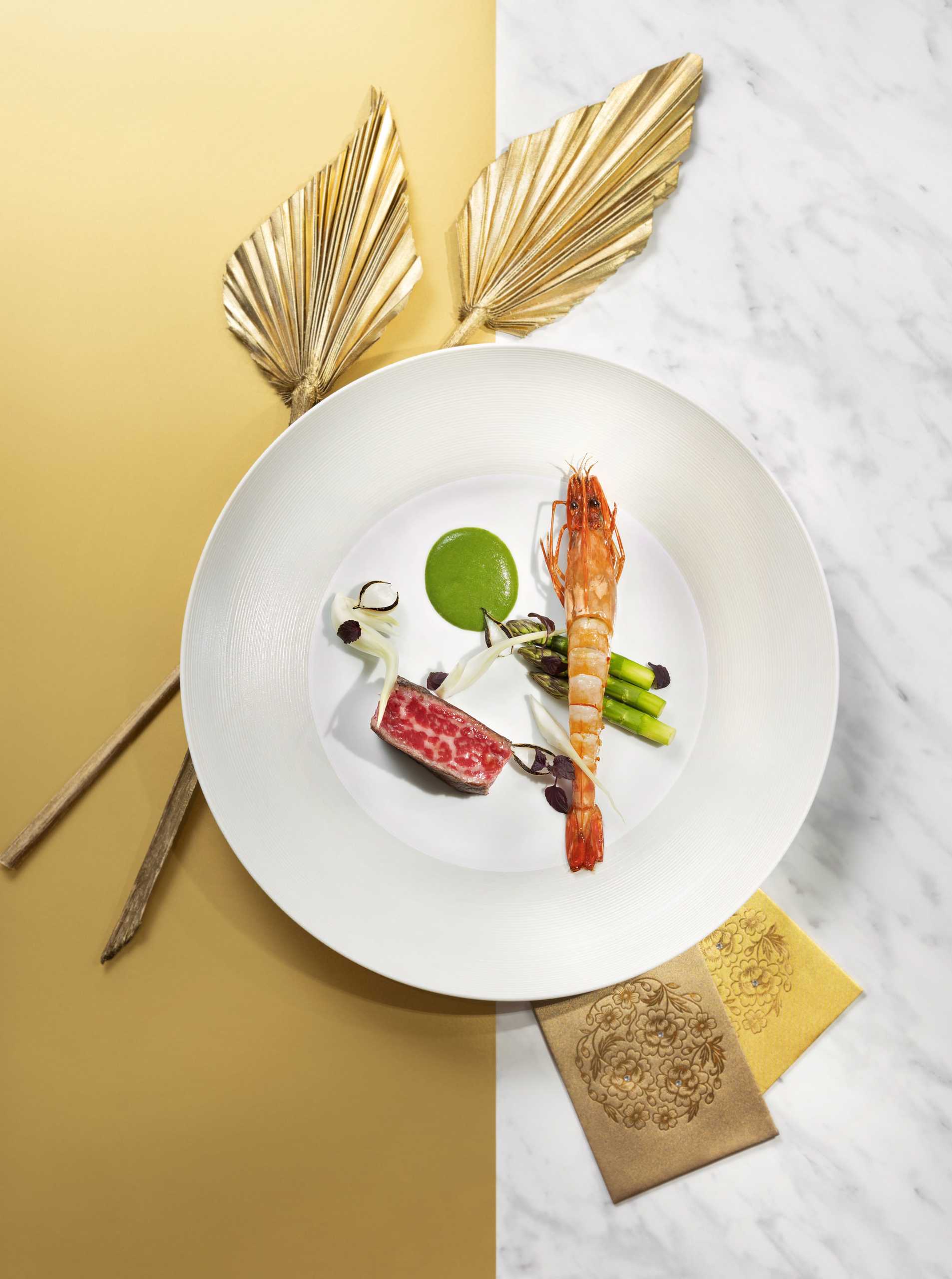 RC Cafe - CNY Promotion 2019 - Grilled M6 Wagyu Beef Striploin, Spinach Mash, Sautéed Asparagus and Pan-Seared Prawn