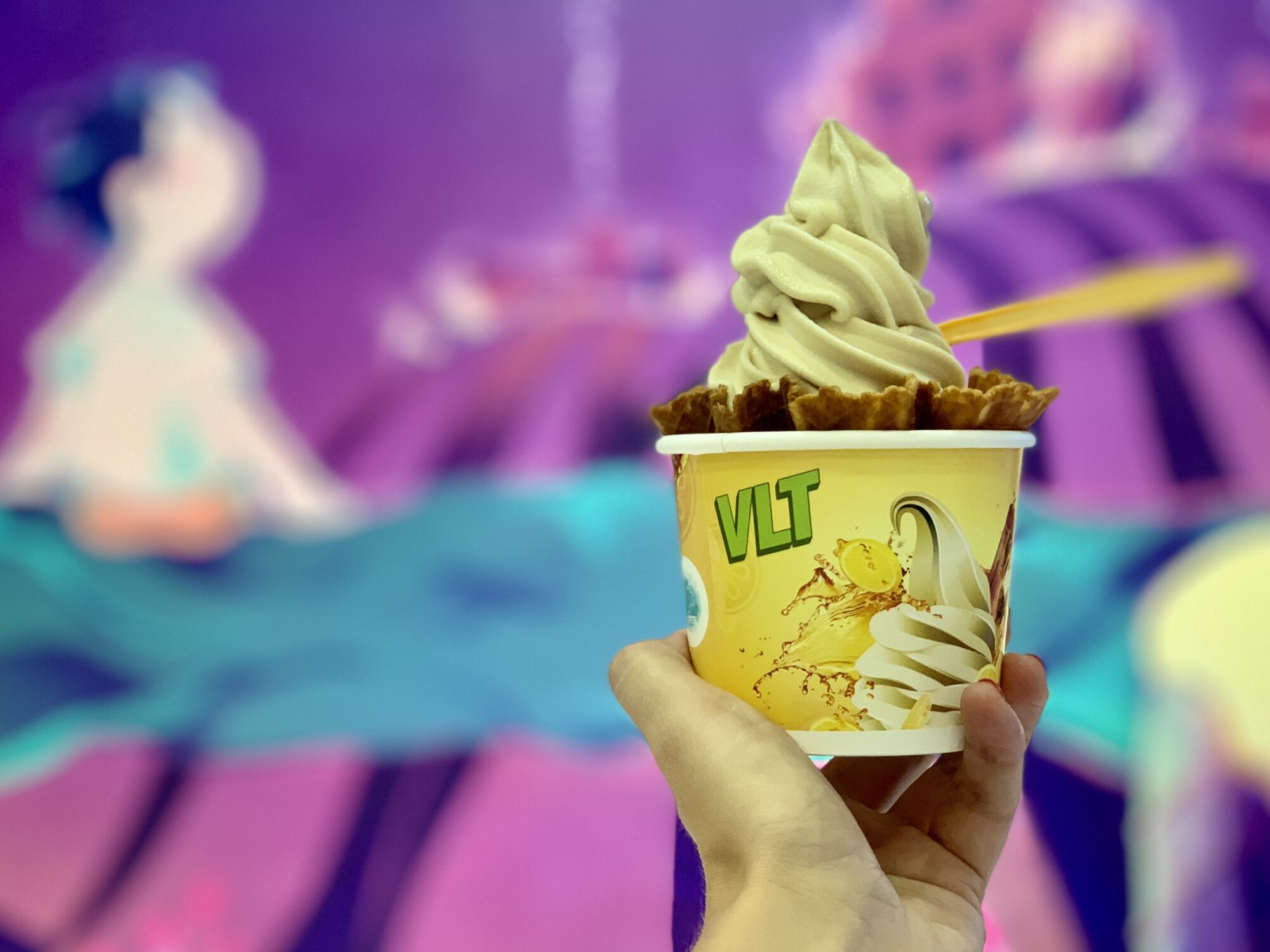 Di Green Ice Cream Shop at Broadway Macau Indoor VLT Ice Cream in Hand Macau Lifestyle Macau best ice cream