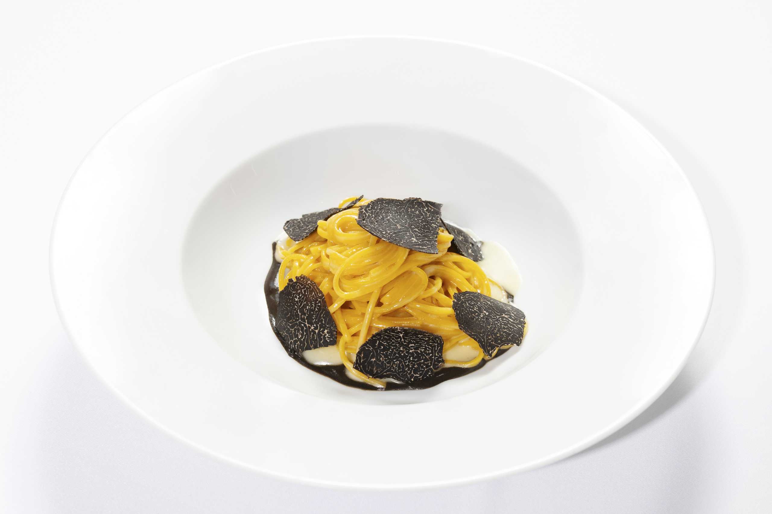 Macau Lifestyle- Waves pacific- Homemade Tagliolini – parmesan emulsion & black truffle