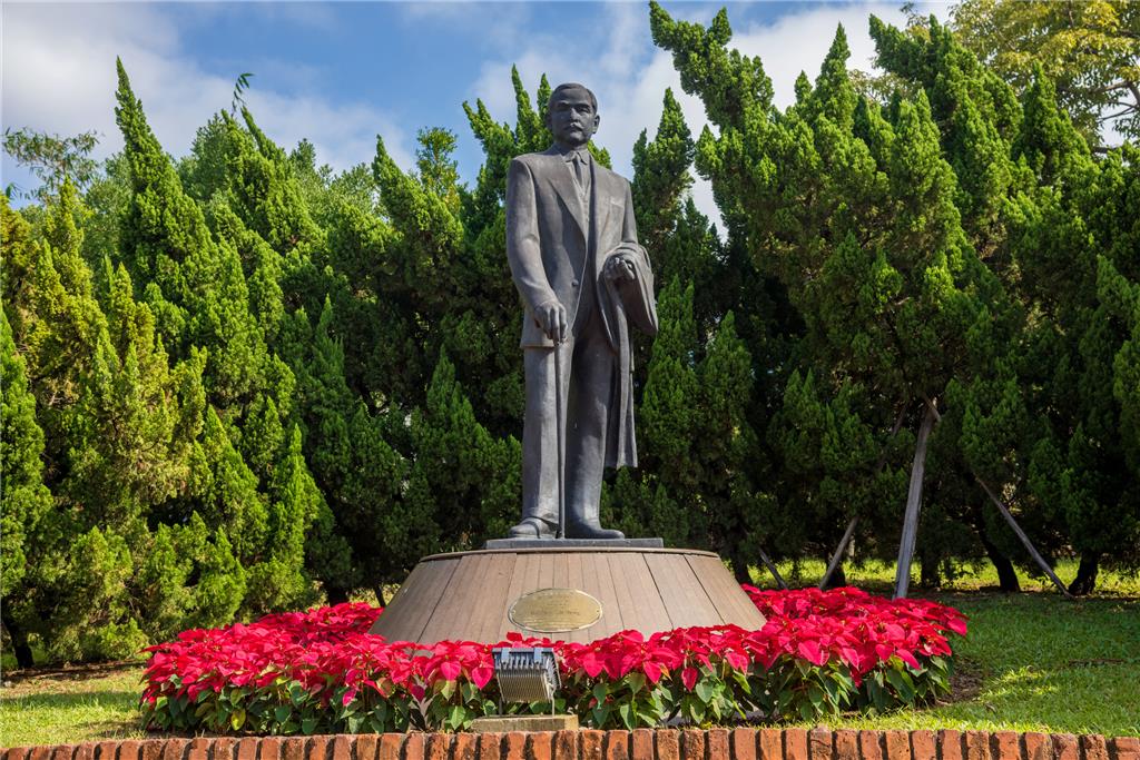 sun yat sen statue IAM websit