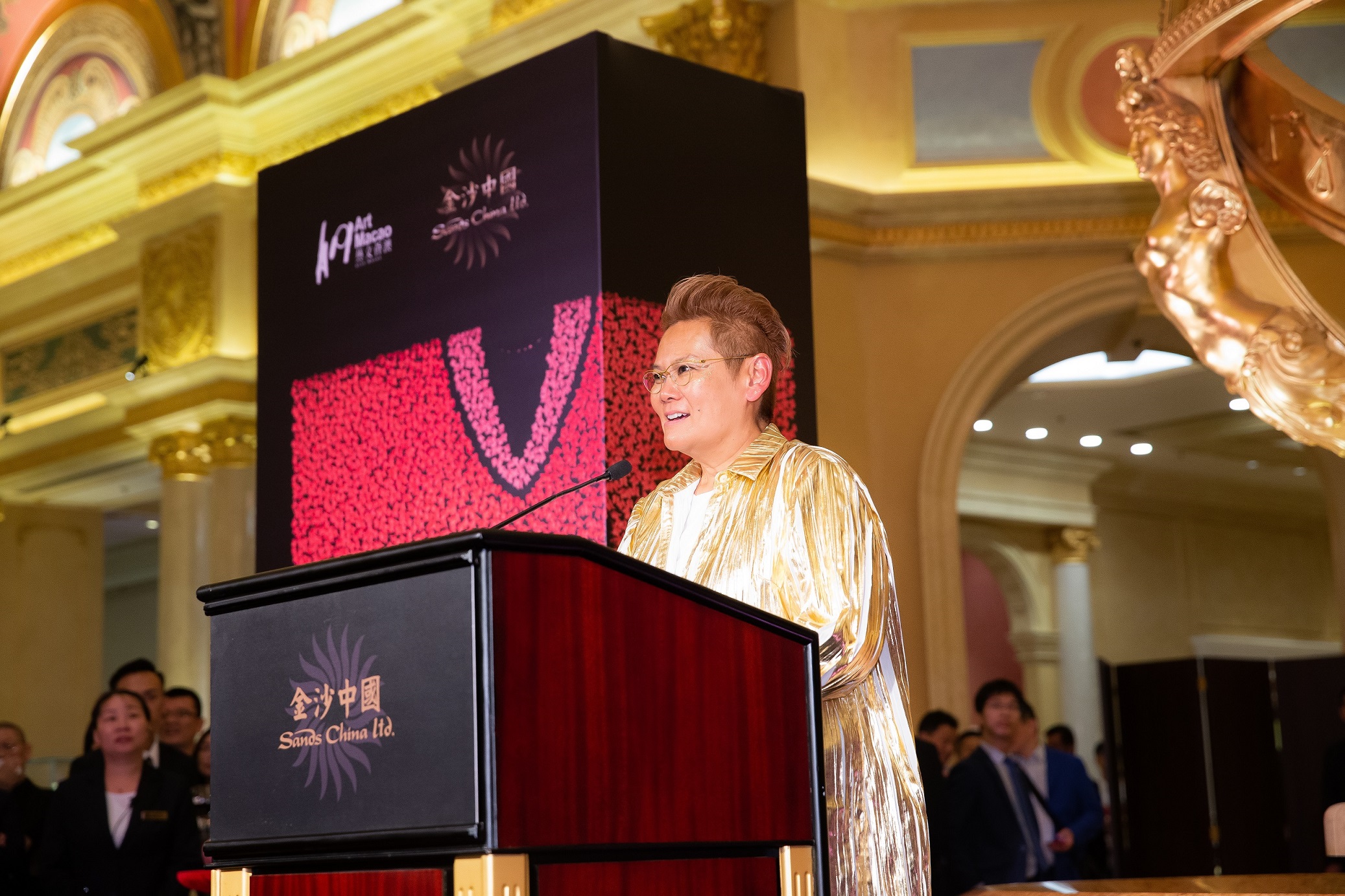 Ceramic artist Caroline Cheng talks about Sands China’s All That’s Gold Does Glitter – An Exhibition of Glamorous Ceramics at The Venetian Macao