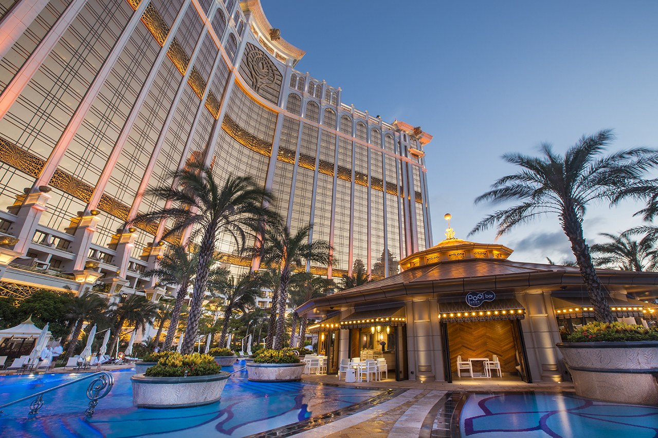 JW Marriott Hotel Macau Exterior_Pool Bar