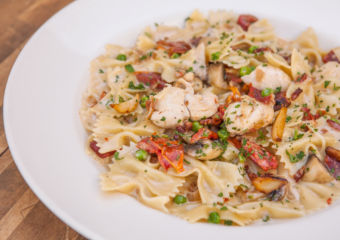 The Cheesecake Factory Macao_Farfalle with Garlic and Chicken