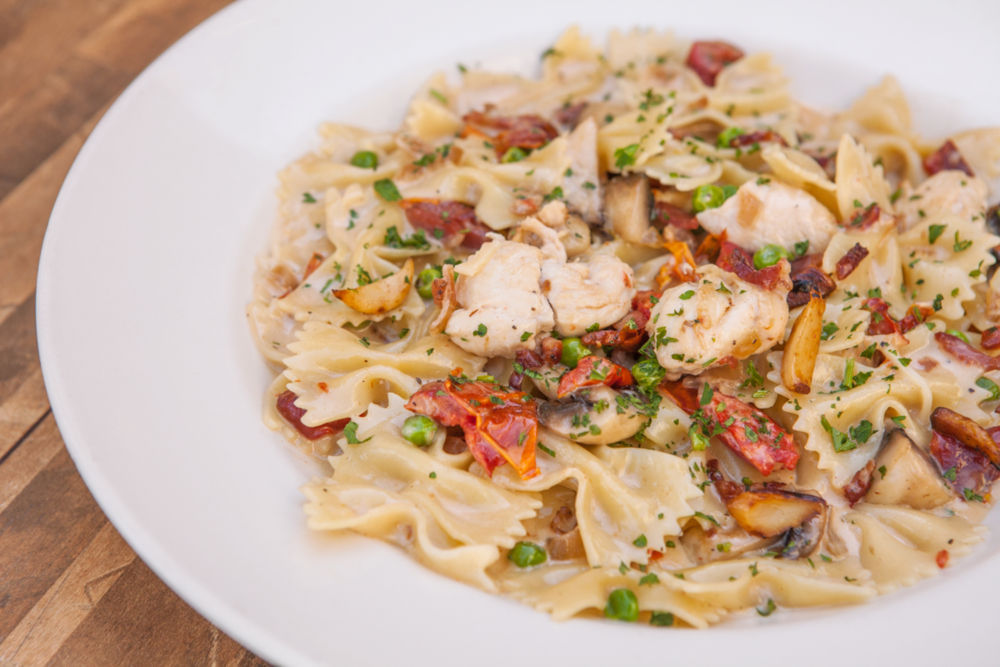 The Cheesecake Factory Macao_Farfalle with Garlic and Chicken Macau