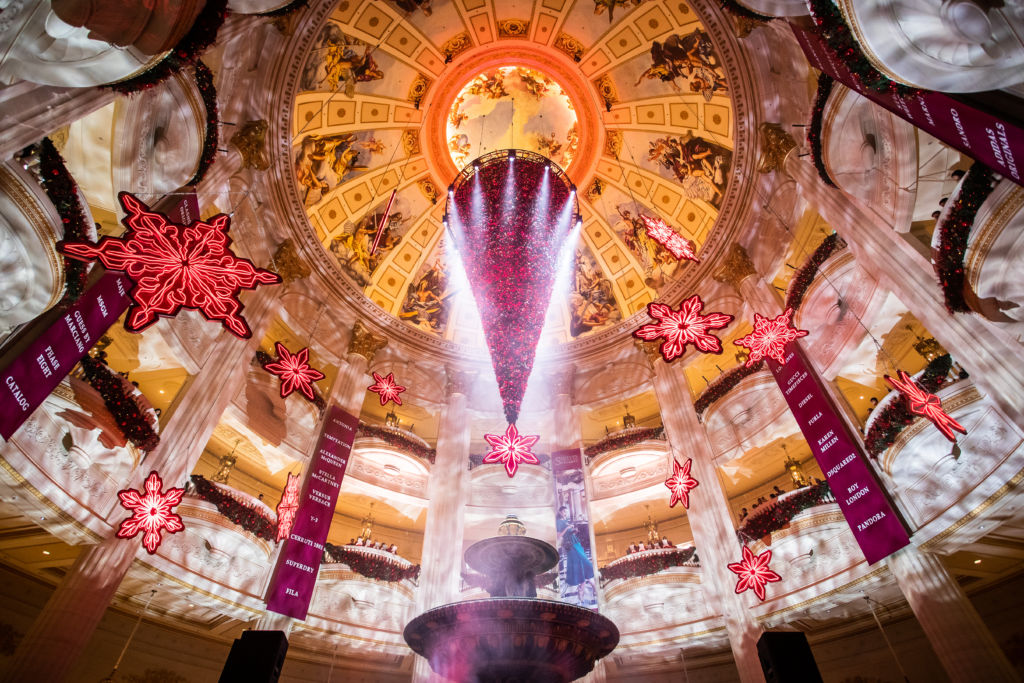 Sands Shoppes Macao and Louis Vuitton Unveil Exclusive Christmas Festive  Decorations