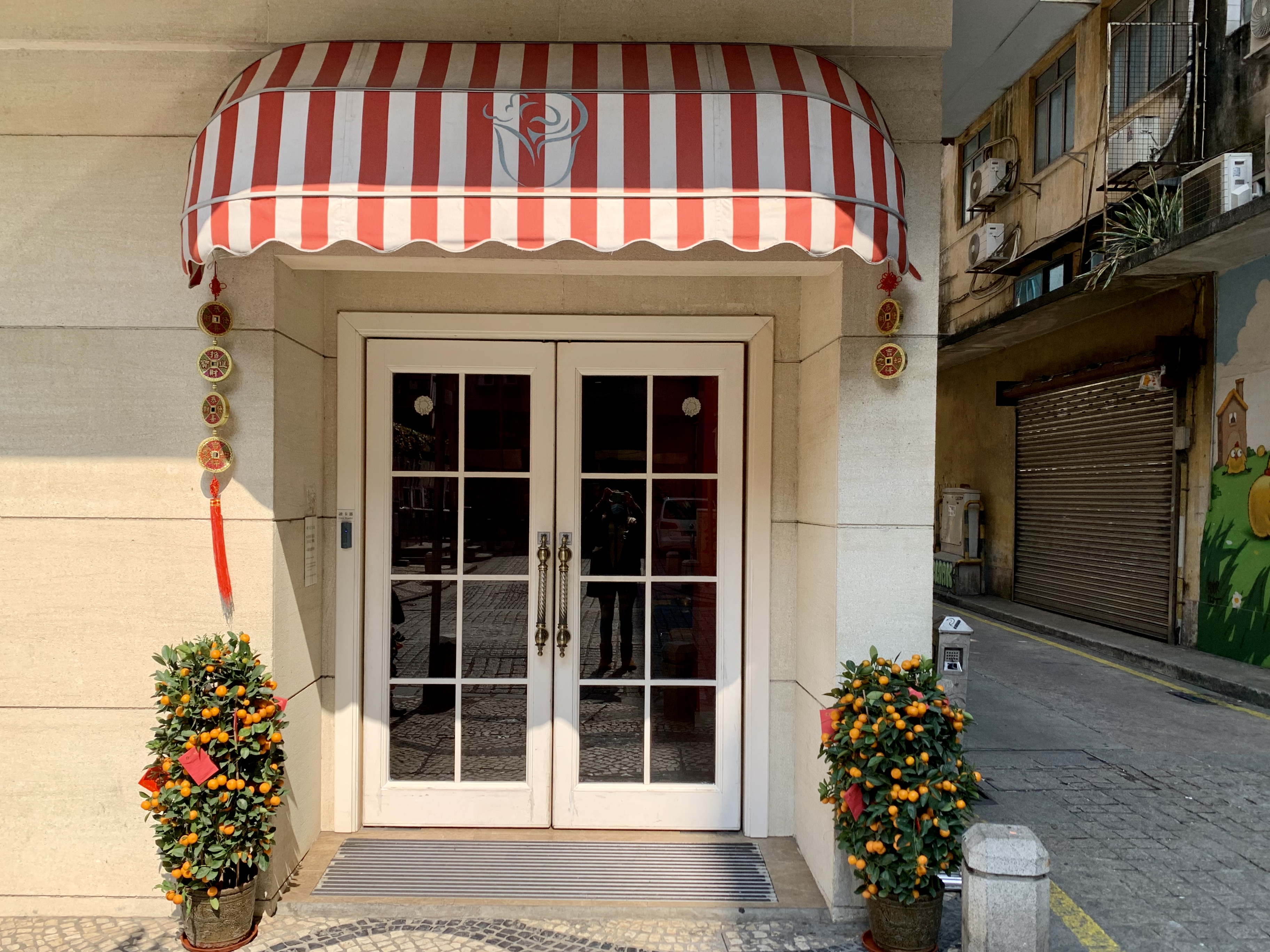 London Hotel Outdoor Frontdoor Daylight Macau Lifestyle