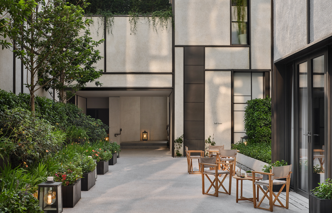 Asaya Rosewood Hong Kong Courtyard