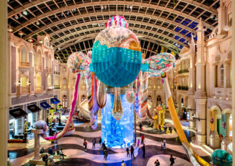 Octopus Valkyrie, JOANA VASCONCELOS Macau LIfesstyle MGM wideshot of Lobby