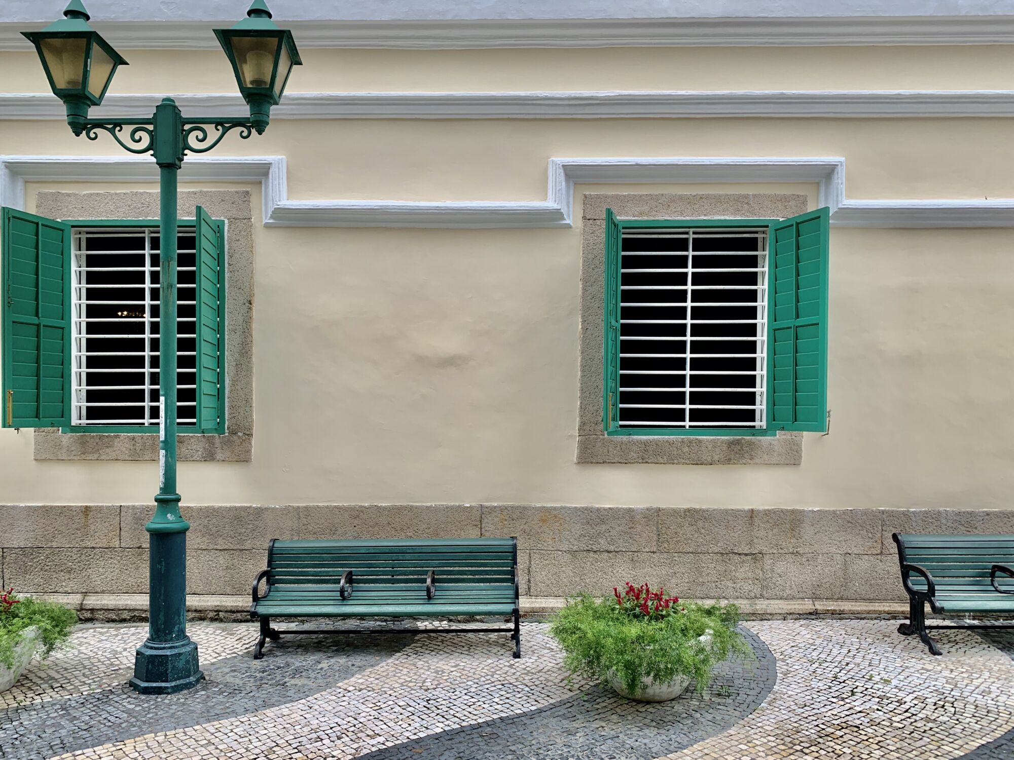 St Augustine Square Seating Area Exterior Macau Lifestyle