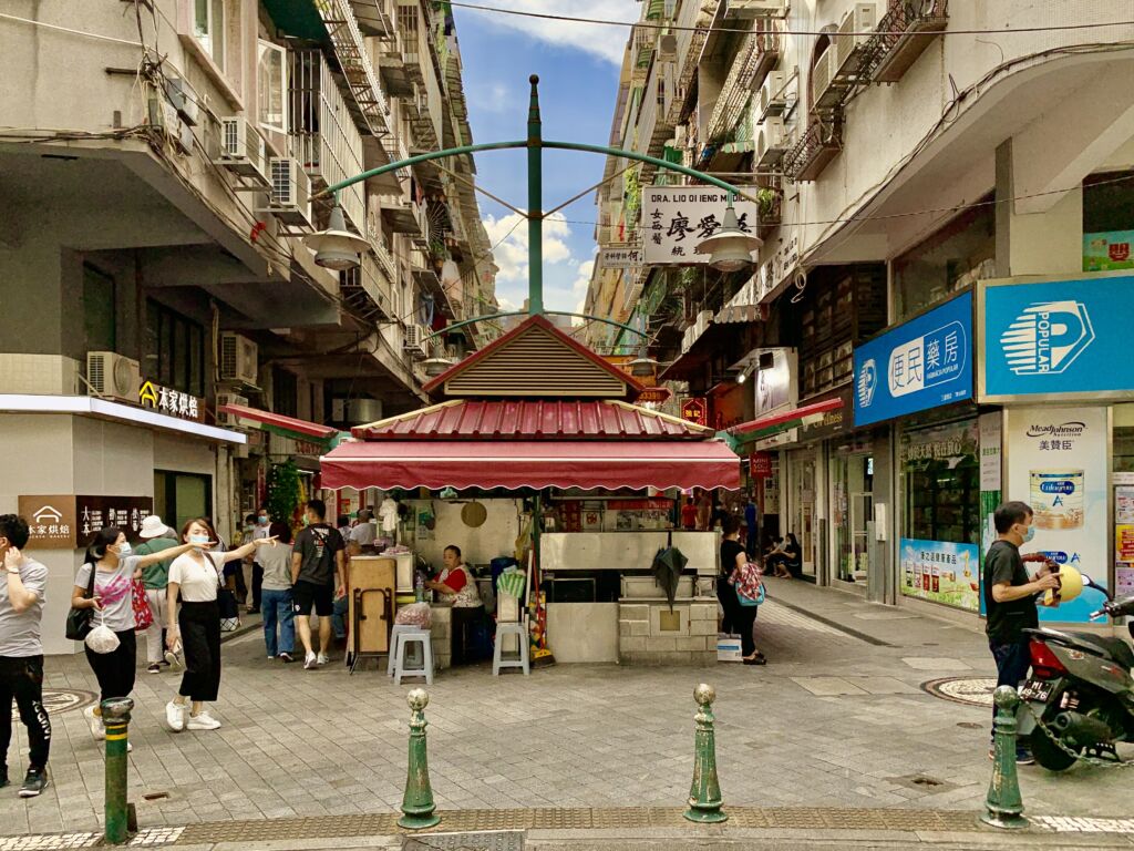 Three Lamps Food Stalls Macau Lifestyle