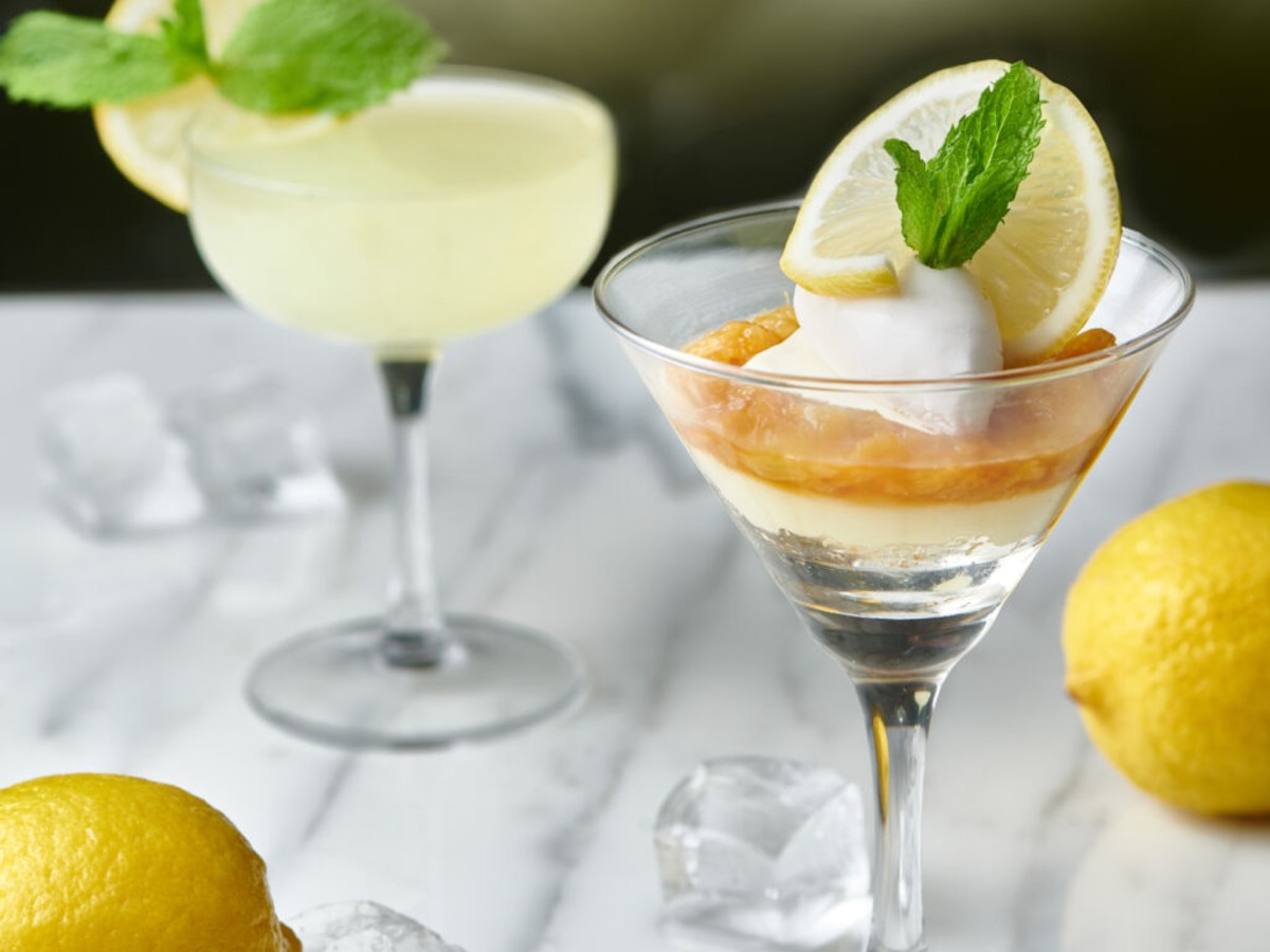 Summer-Dessert-Lemon-Curd-Verrine-with-Lemon-Lime-Twist