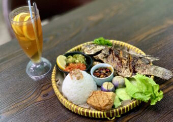 Cafe Sambal Jawa Indonesia Restaurant Interior Fried Fish with Rice and Spices and Iced Tea Center Macau Lifestyle.jpg