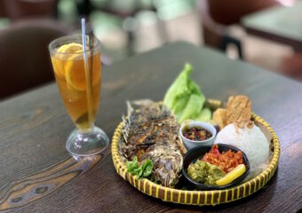 Cafe Sambal Jawa Indonesia Restaurant Interior Fried Fish with Rice and Spices and Iced Tea on the Right Macau Lifestyle.jpg