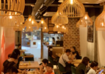 Estabelecimento de Comidas Medan Indonesian Restaurant Interior with People Macau Lifestyle